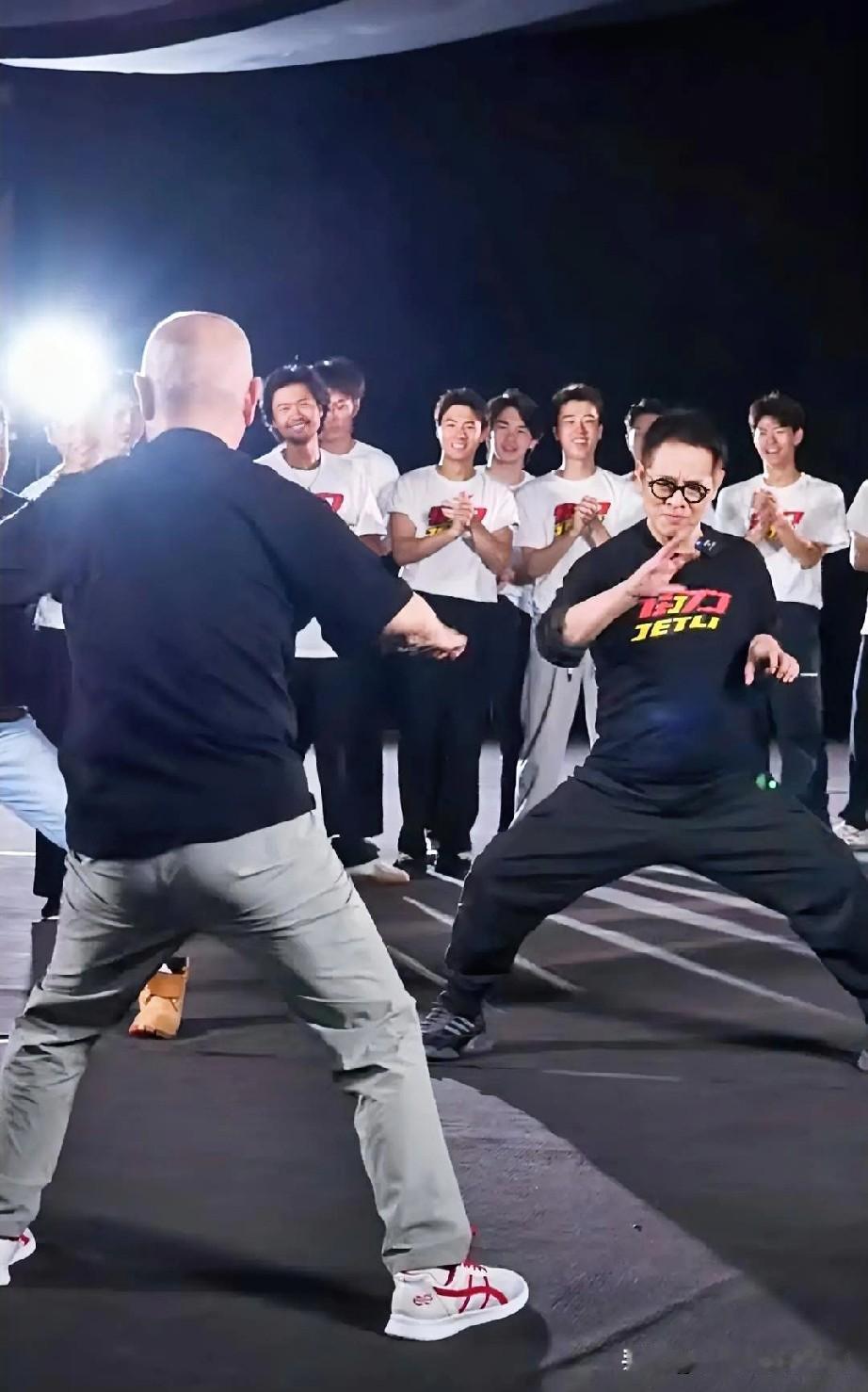 北京什刹海体校，吴彬教练最出色的两个徒弟，李连杰和吴京，还带过吴彦祖和甄子丹。 