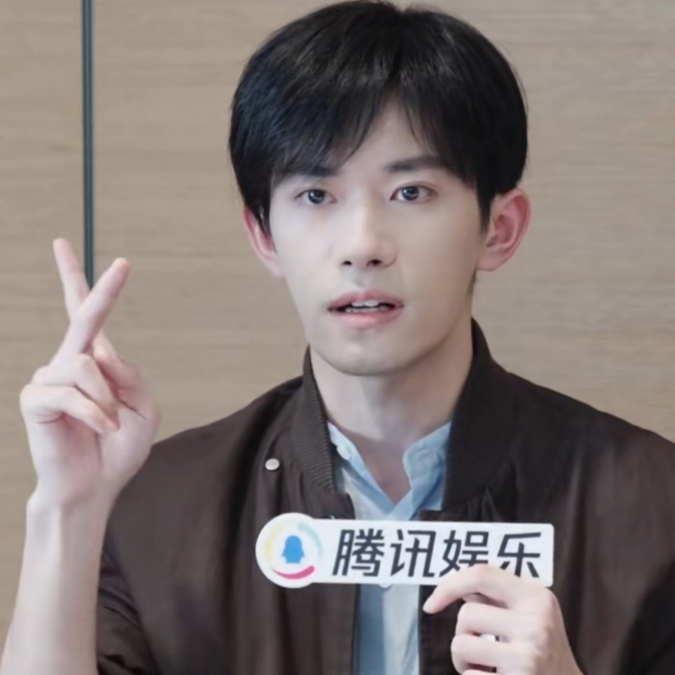 好想这个好瘦好美好笨好呆萌的兔哥哥啊