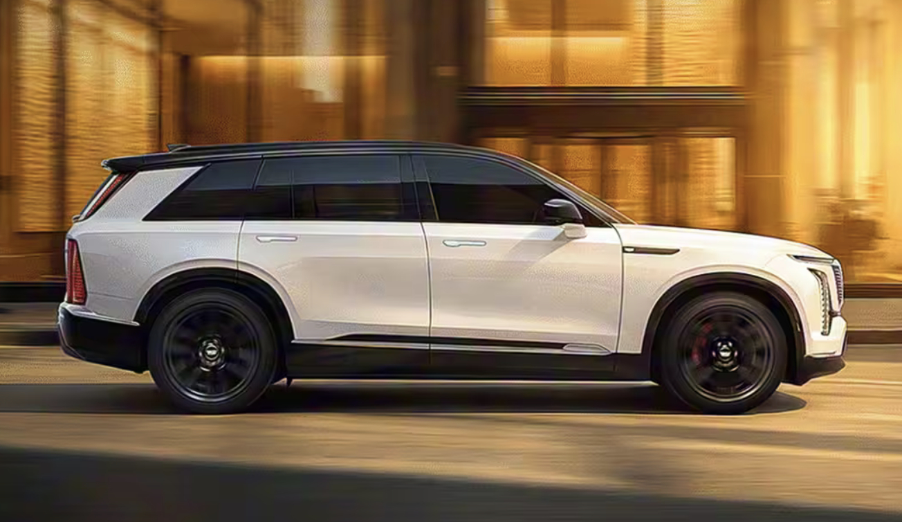 凯迪拉克的9系VISTIQ，“凯威德”，看着确实挺威，轮子很夸张，22英寸295