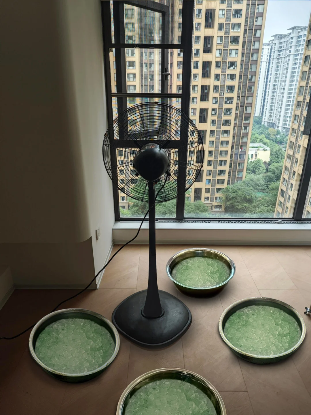 使用伯努利定律，用电扇提高除甲醛效率