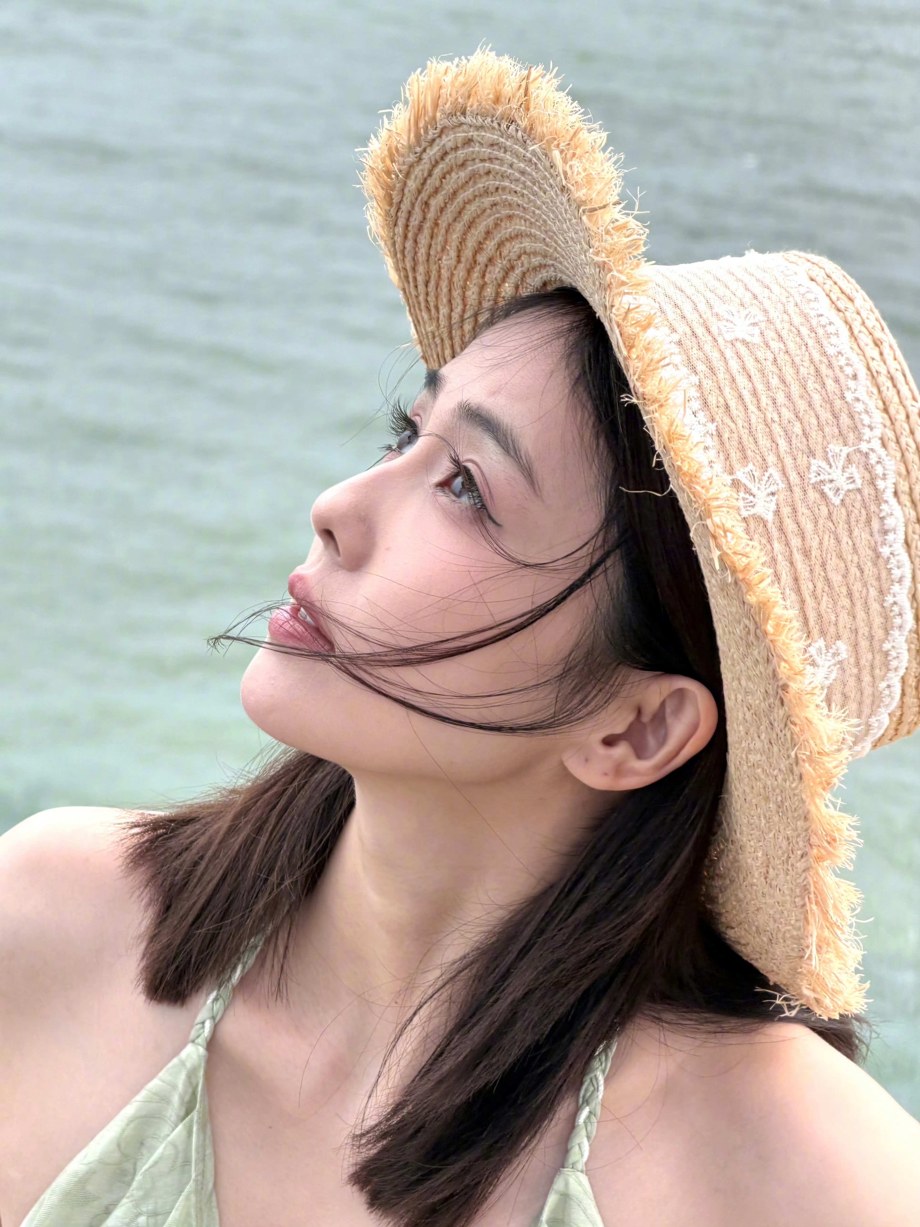 白鹿[超话] [爱你] 白鹿王韵娜[爱你] 白鹿 好明媚好甜美​​​