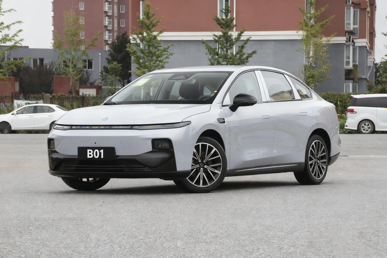 同样的价钱是买A0级还是A级？看看零跑B01吉利星愿的对比你就知道了。

如果你