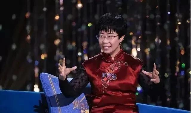 2019年，父母为44岁的蒙曼公开征婚，不要房车、不要学历、不看相貌，只要一个条
