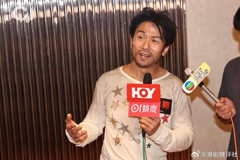 由姜皓文主演的馬來西亞電影《蠱降》，今晚（27/5）舉行首映，好友唐文龍雖要趕往