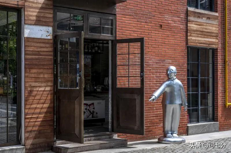 和父亲谈了半个小时我明白他的不易，我第一次见到父亲流泪

哪怕是中年人。流眼泪不