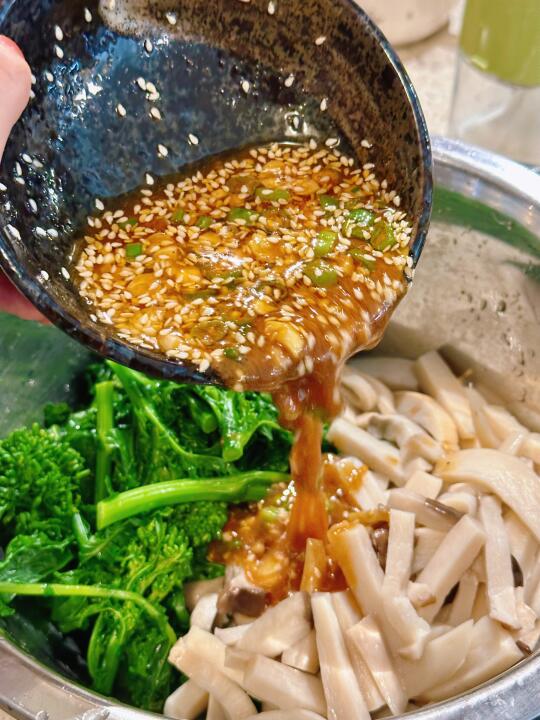 花生酱拌甜杆西兰花杏鲍菇🥜超灵夏日小凉菜