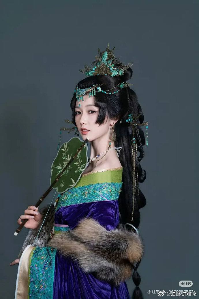 岳雨婷万渣朝凰定妆照～没想到短剧先开拍了 