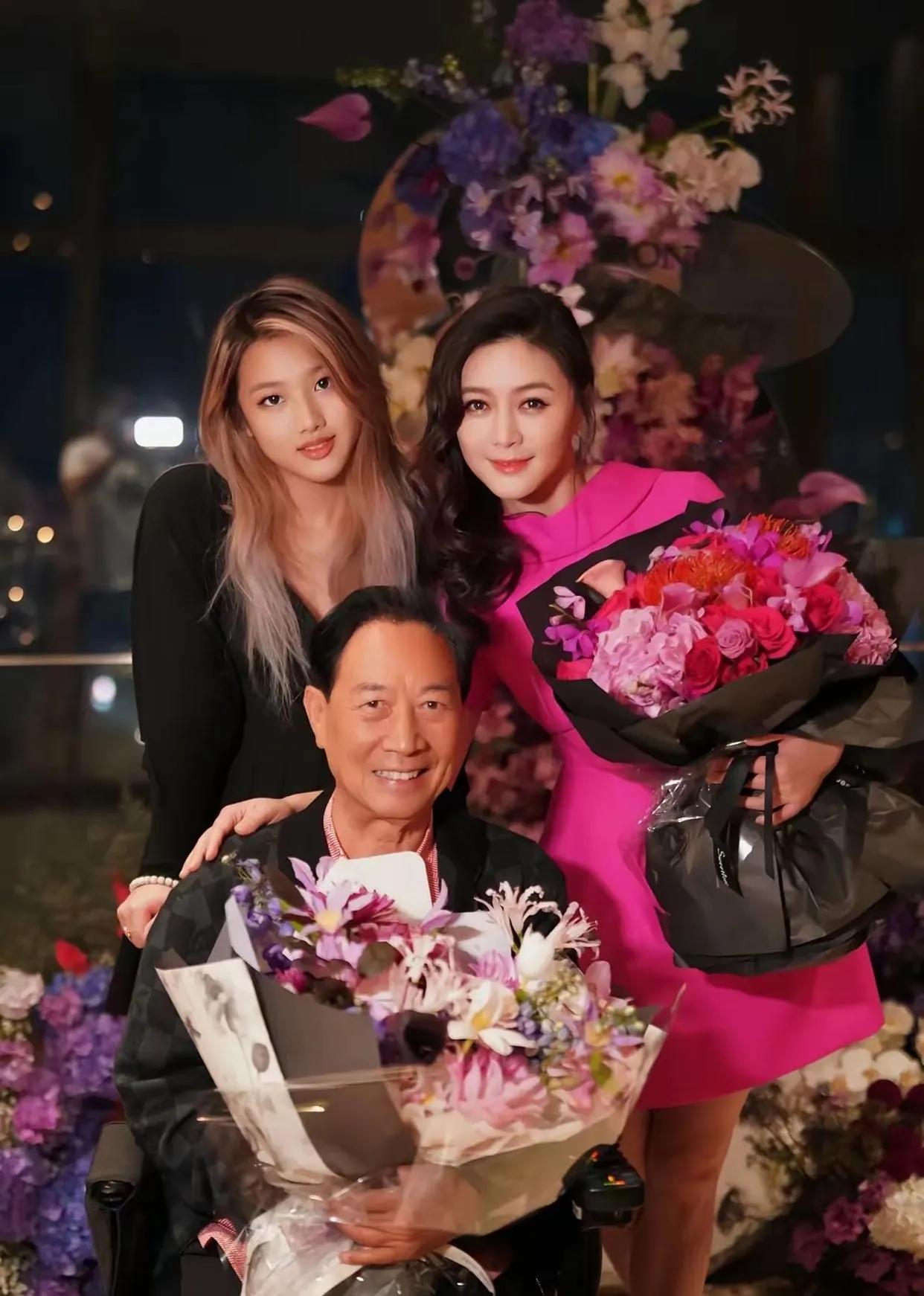 49岁田海蓉的状态好极了，女儿长得也很漂亮！她的强大基因没有一点点浪费，女儿终于
