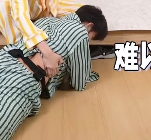 女孩子的腰侧 一个手掌就能掐拢…🙂🤏🏻