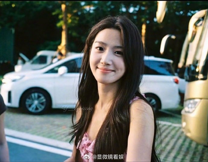 卢昱晓去年夏天的胶片洗出来了 卢昱晓去年夏天的胶片终于洗出来了！复古滤镜下，阳光