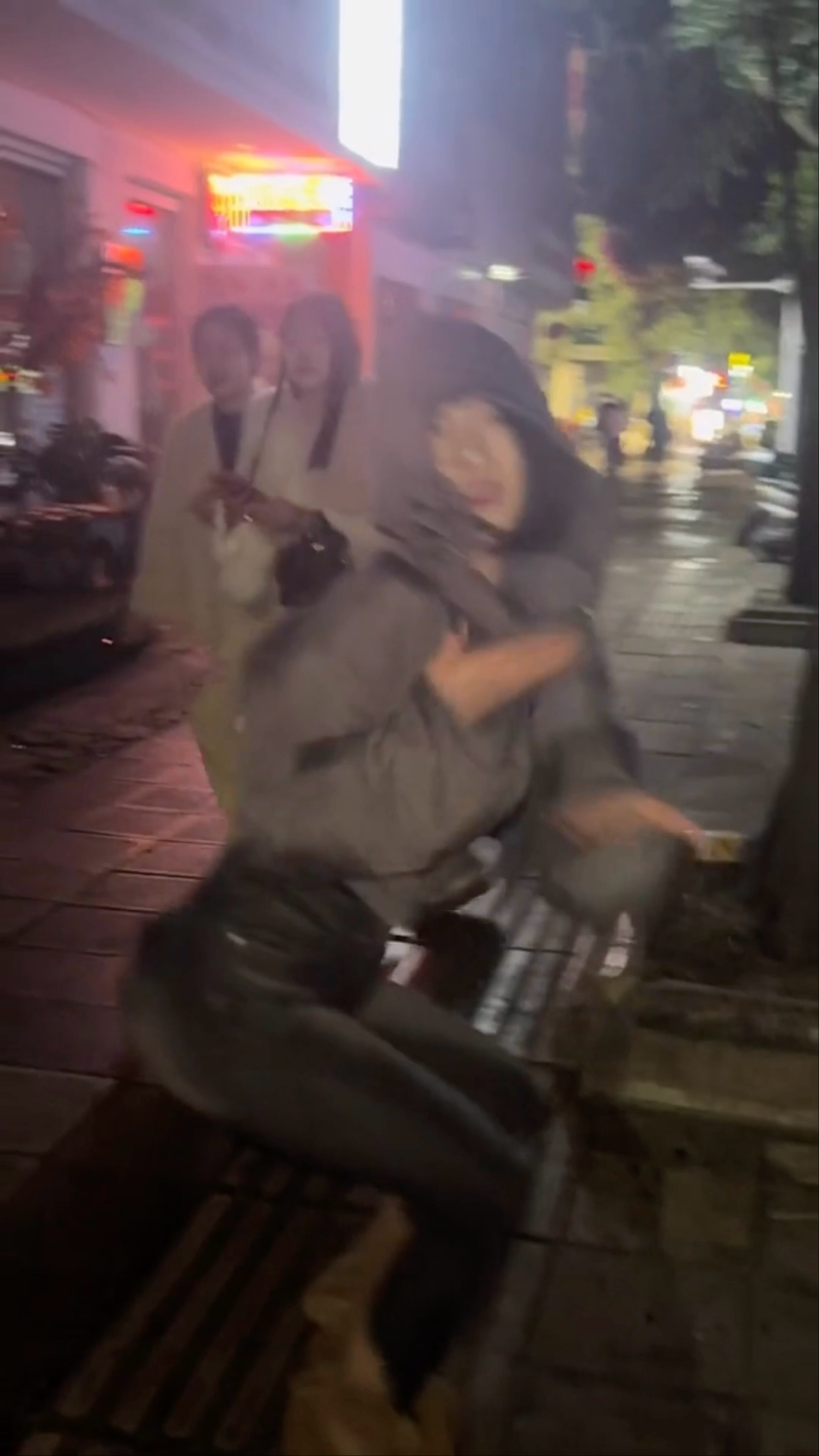 我要验牌，牌没问题 给我擦皮鞋 