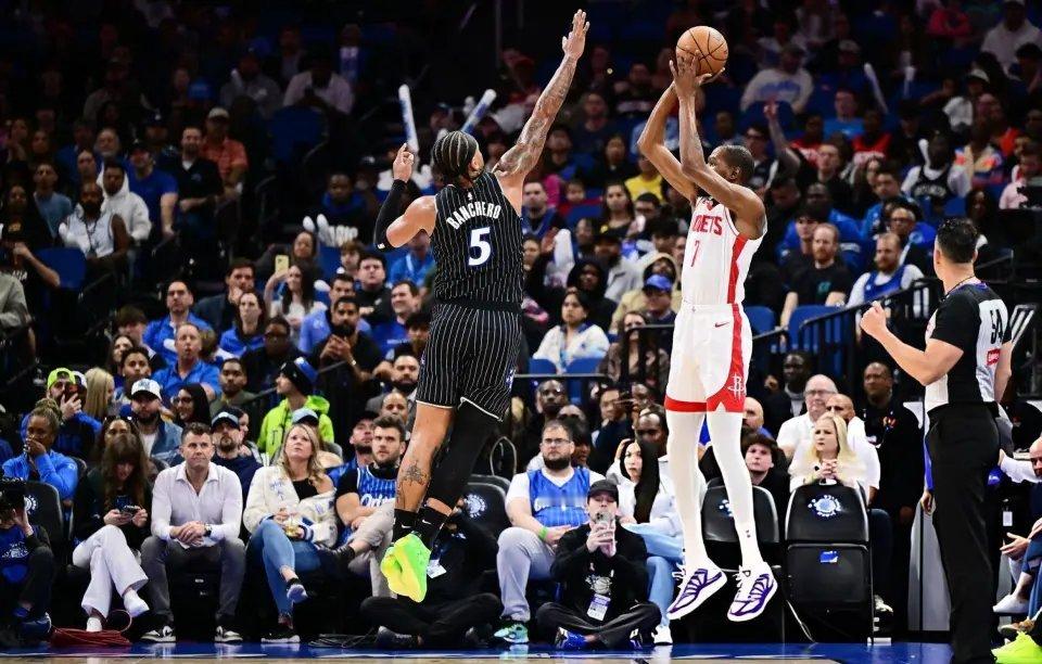 NBA常规赛火箭vs魔术 火箭客场113-108逆转魔术火箭一度落后达到19分之