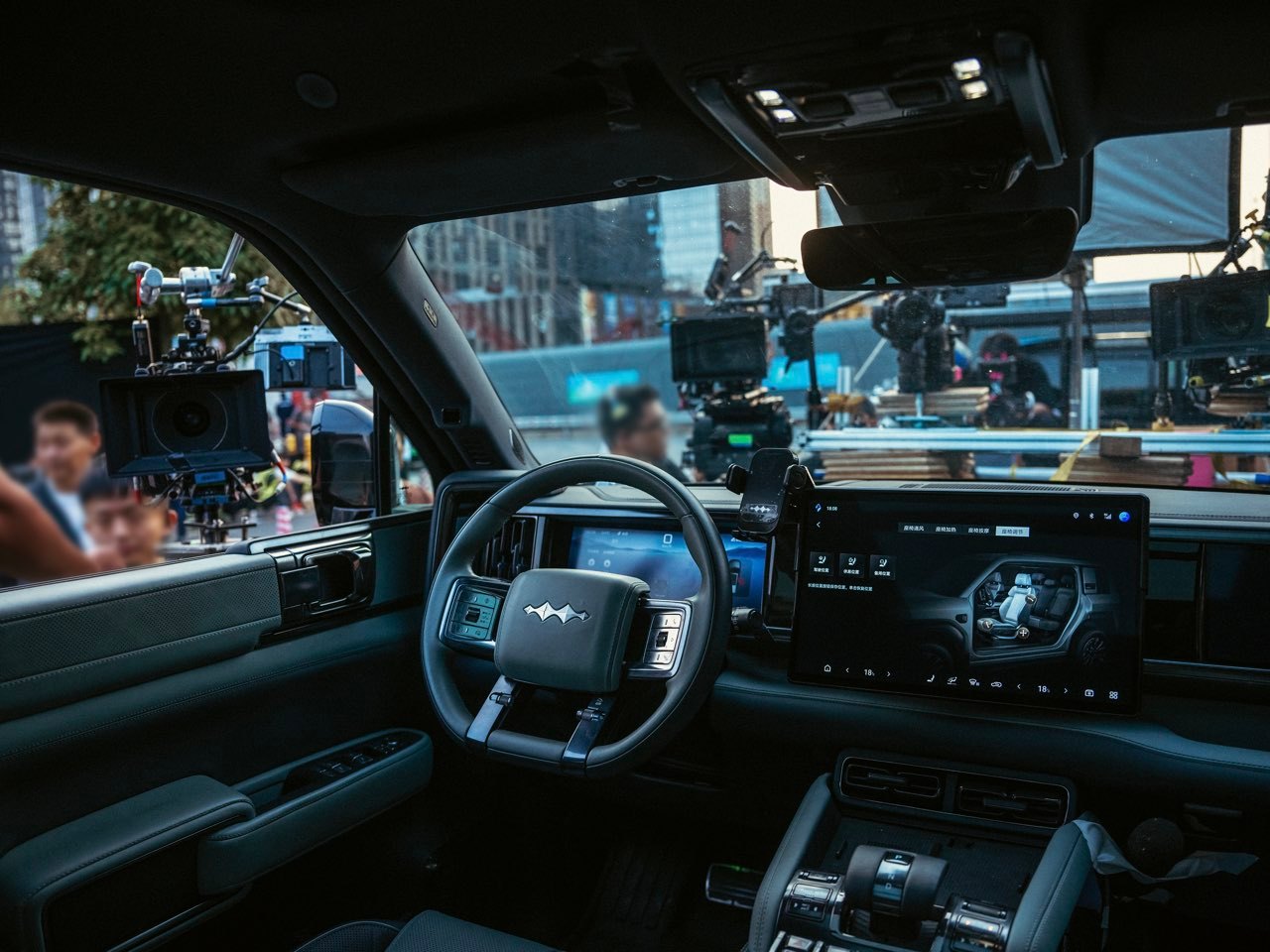 今年春节档国安题材大片《惊蛰无声》真的越品越有味道，春节档票房亚军的成绩，是口碑