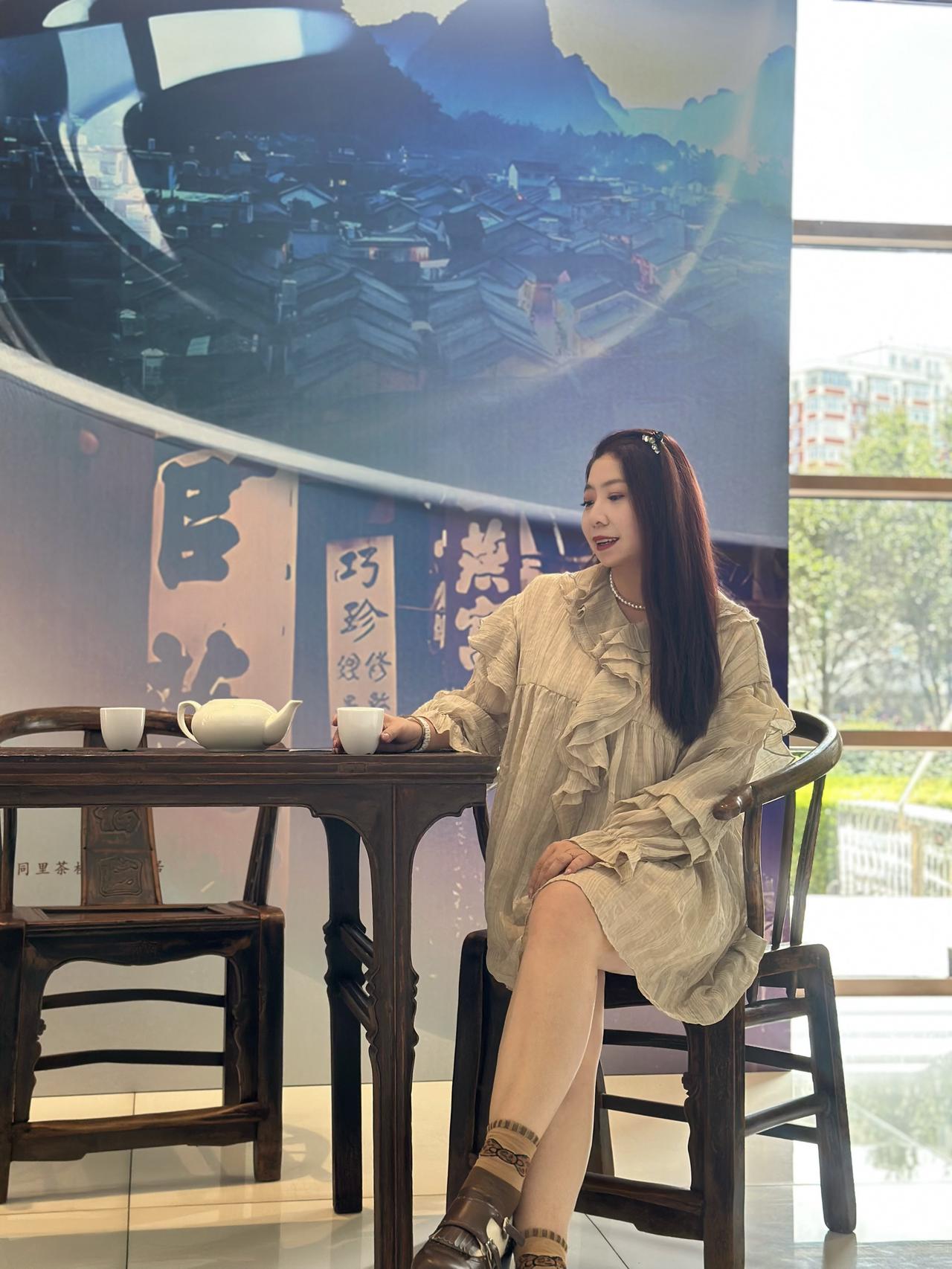 中国国家话剧院✖️璞瑄酒店米其林一星餐厅富春居，首次展开文化跨界交流尝试。《燕食