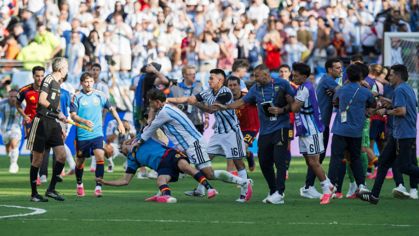 阿根廷这亚军奖金还没捂热乎，就要被FIFA“切蛋糕”了！🍰3300万美元的奖金