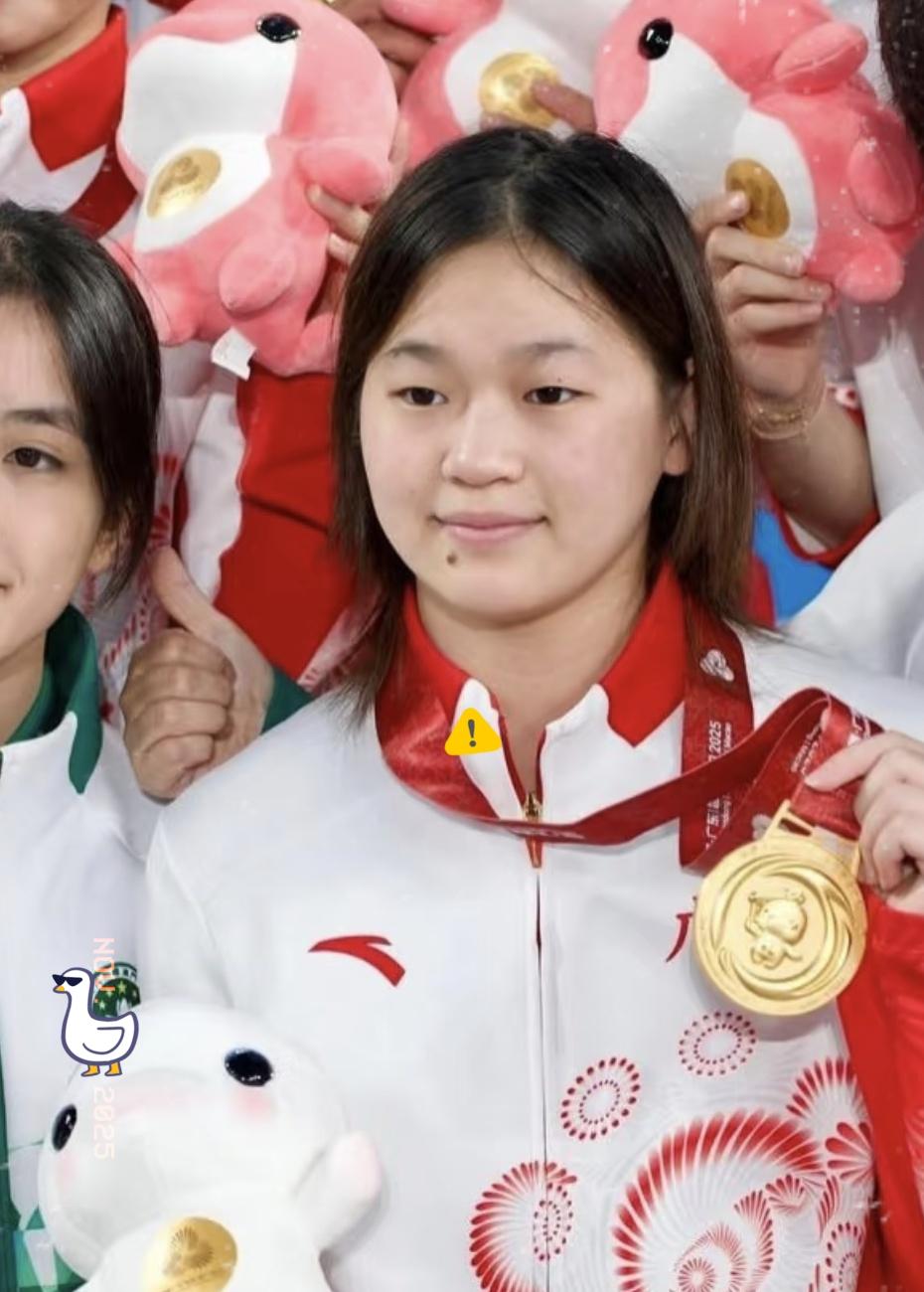 看到全妹今晚赛绩的新闻，我一点都不意外哦~能坚持跑完全程，这份坚持就够耀眼啦！