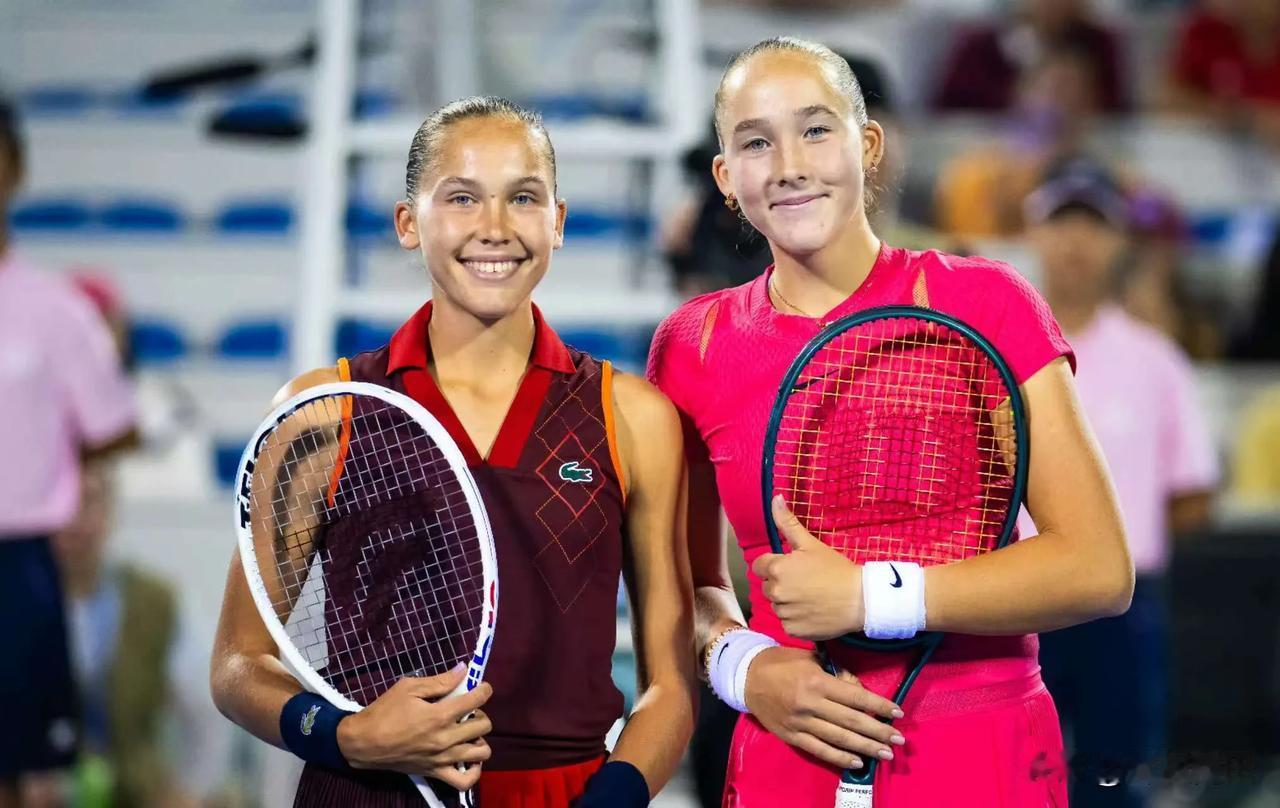 #2024武网# #安德烈娃姐妹战# 小米拉输给了姐姐埃瑞卡。姐妹俩知根知底，估