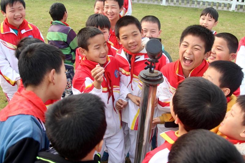 到2035年我就72岁啦。那时候国家发展肯定超棒，生活也会更便利。我可能会在午后