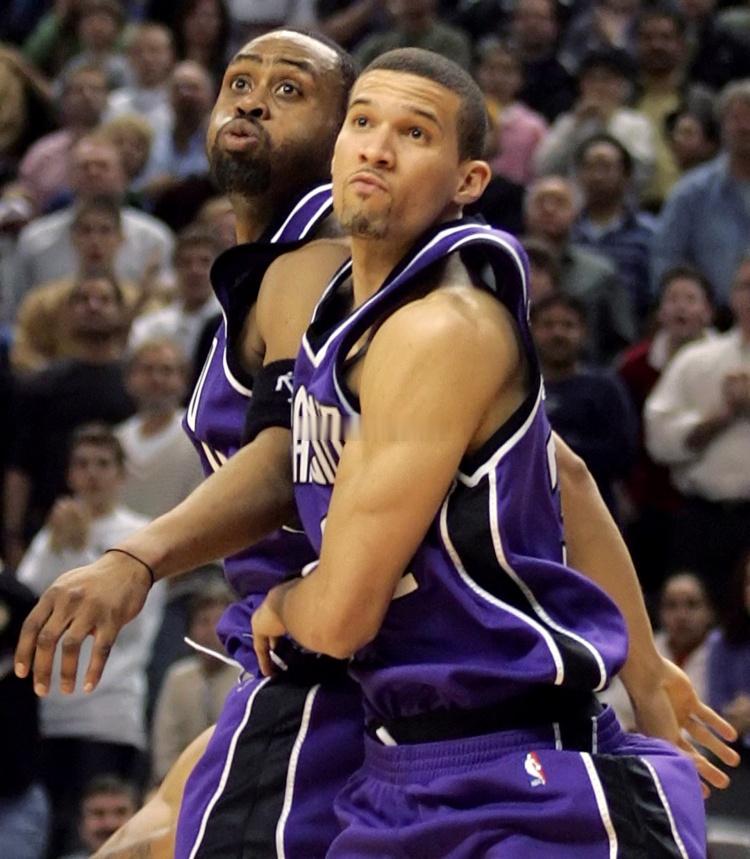 考辛斯：国王队友曾说我被宠坏 后来他向我认错说国王就是个粪坑 近日，前勇士球员考