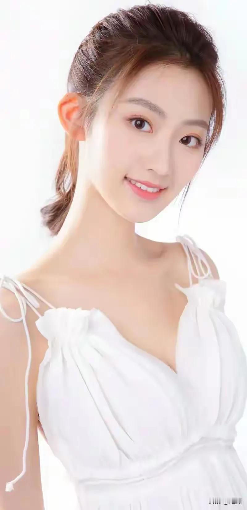 让我再看你一眼从南到北，像是被五环路蒙住的双眼，渐去渐远。。。