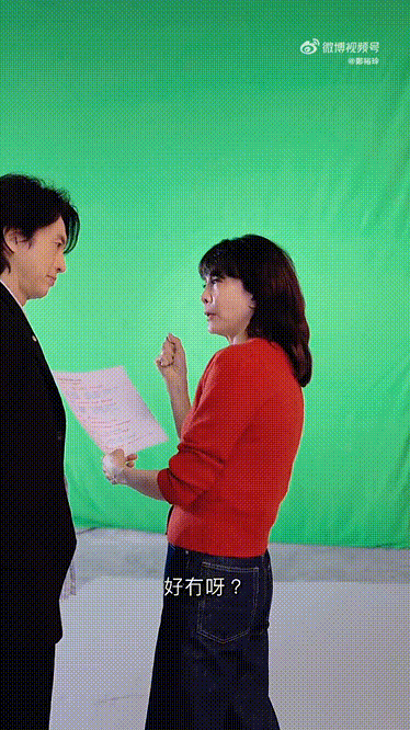 郑裕玲黄子华再合作郑裕玲连续两天放出和黄子华的同框物料[羞嗒嗒]！并配文表示：“