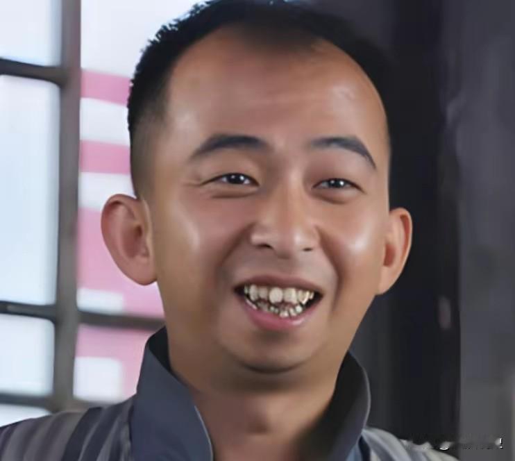 巨兴茂用10亿身家，娶到了大美女孟久淇，明明是人生赢家，却因和妻子的颜值差距，被