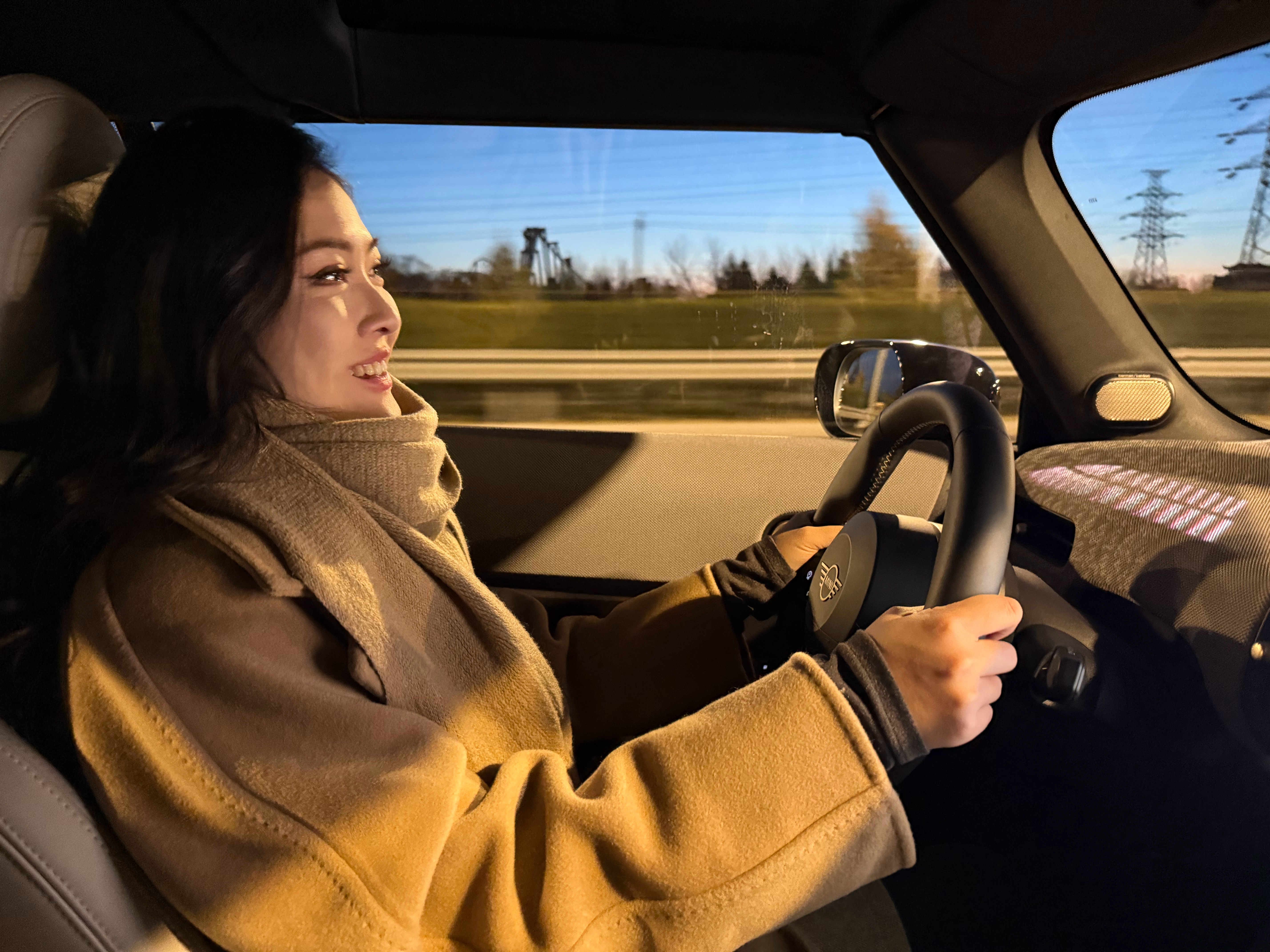 2026年的第一公里，是开着这台mini Cooper S迎着清晨的第一缕阳光回