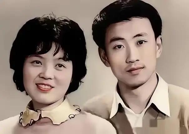 1977年，知青刘小勇考上大学。临走前夜，17岁王爱娟含泪解开衣扣：“小勇哥，你