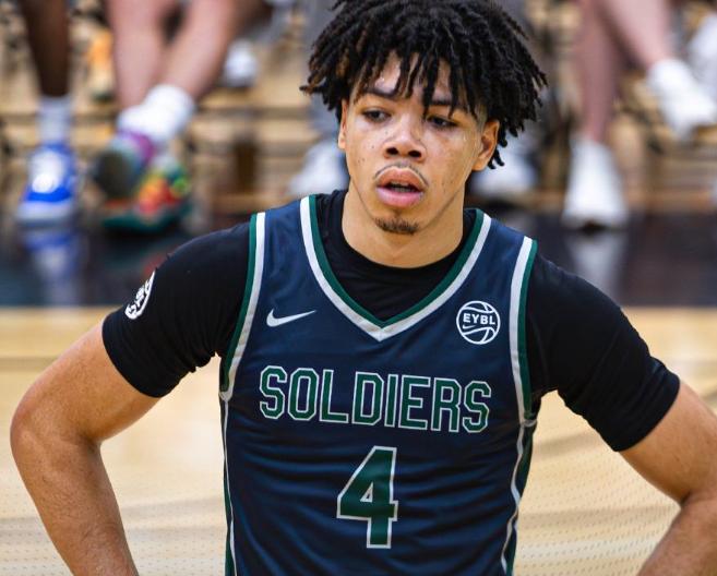 “恶棍”这个绰号，不是每个全美第一高中生都敢接。但对泰兰·斯托克斯而言，它恰如其