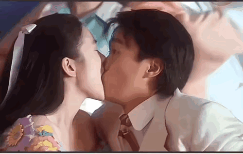 这一吻，便是几十年的经典！你还见过多少经典的吻？ 