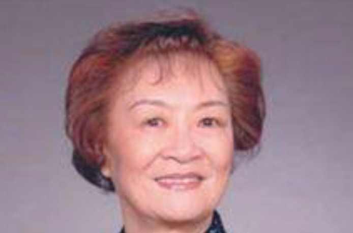 张培莉，又名张蓓莉，生于1943年，是中国著名的地质学家和珠宝鉴定专家，甘肃兰州