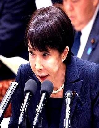 日本政客高市早苗宣称要武力干涉台海，还加紧在西南岛屿屯兵，这简直是螳臂当车。日本