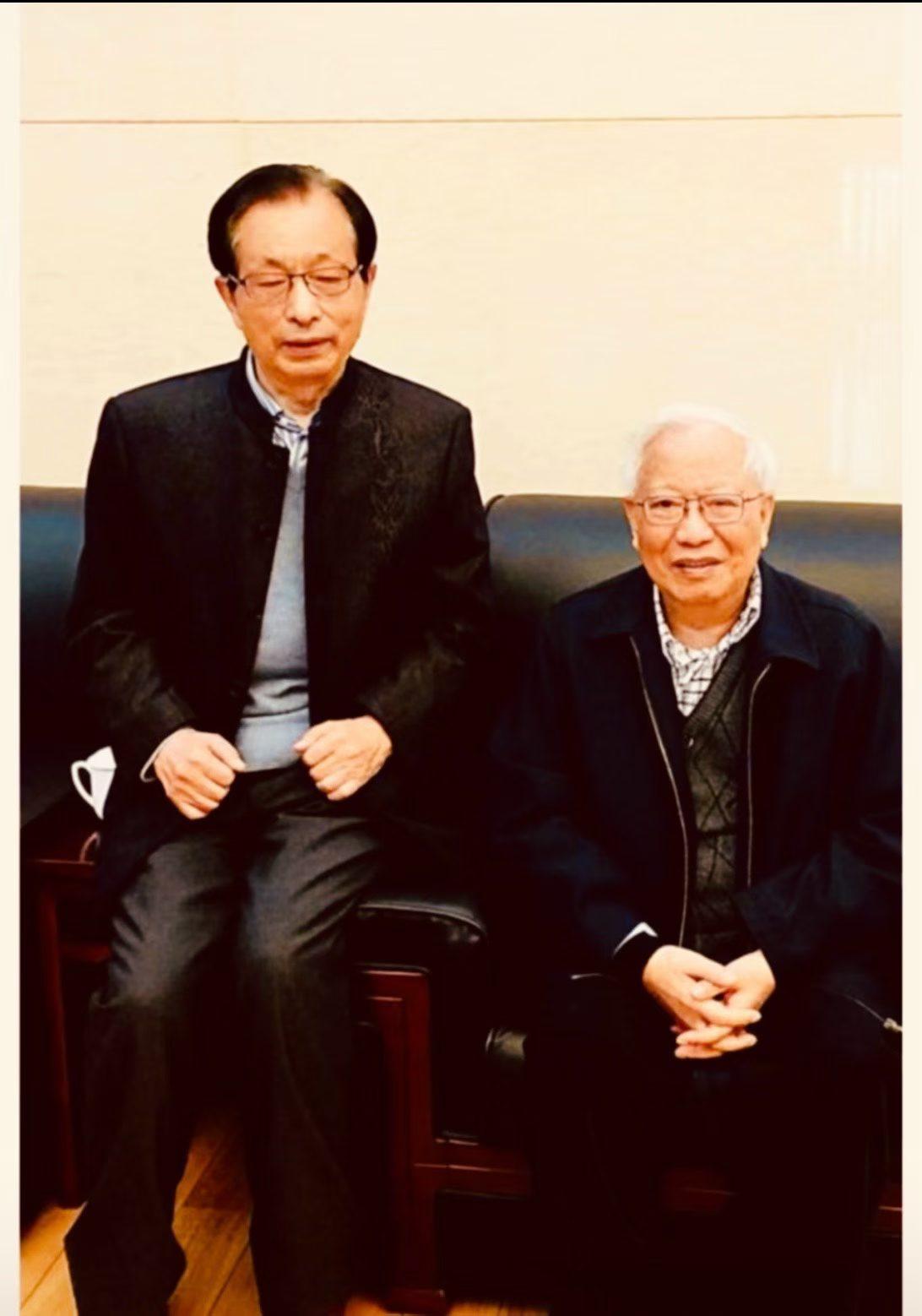晨思篇（顾焕章）：我所认识的胡福明教授！

  胡福明教授离开我们已经多年了，这