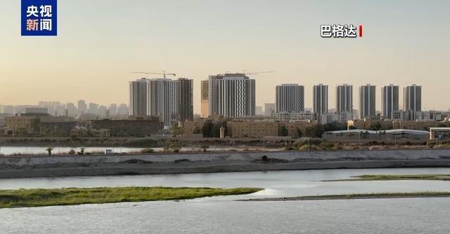 当地时间23日凌晨， 伊拉克 什叶派武装组织“真主旅”安全官员、发言人阿布·穆贾