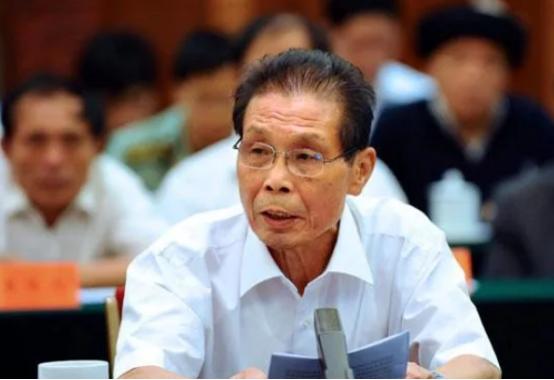 1991年，寿光县委书记王伯祥调任，前往潍坊担任副市长，然而他在临走前，竟将院子
