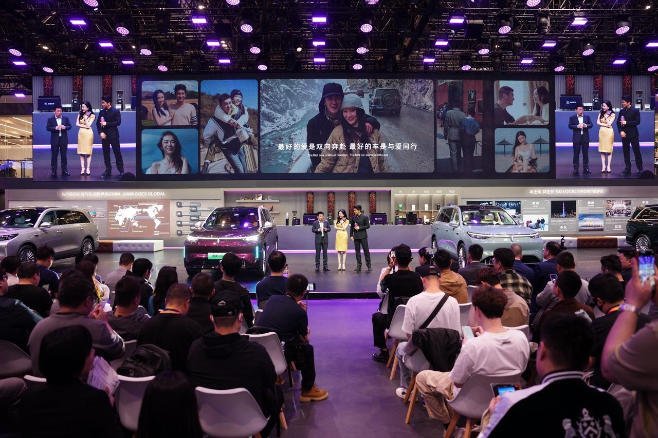 2026北京车展上，魏牌凭借魏牌V9X与归元S平台圈粉无数！这款AI豪华六座旗舰