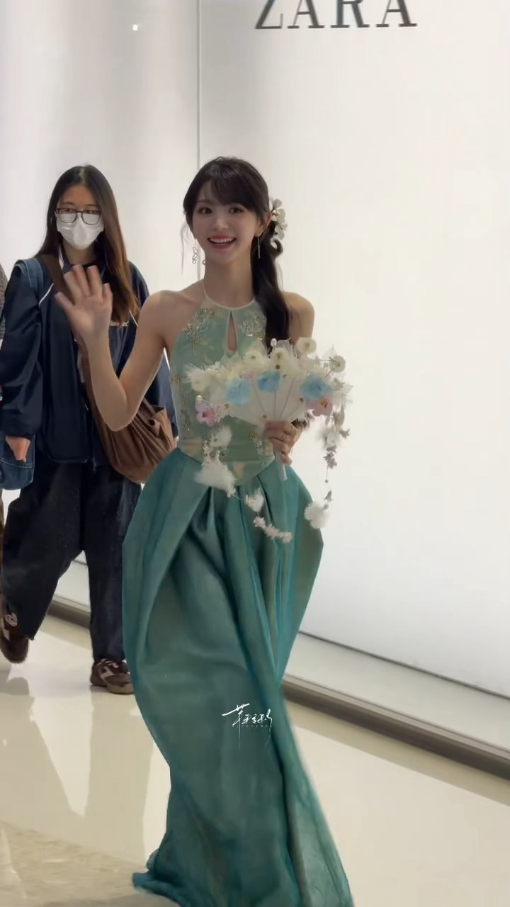 好春天呀小田！🥺田曦薇绿色新中式造型