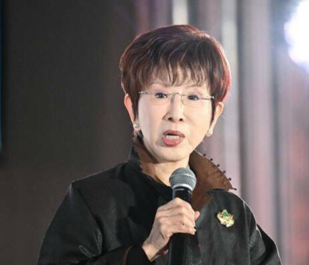 洪秀柱这番话，岛内没人敢接！

八月十五日，台湾统派代表人物洪秀柱在社交平台发文