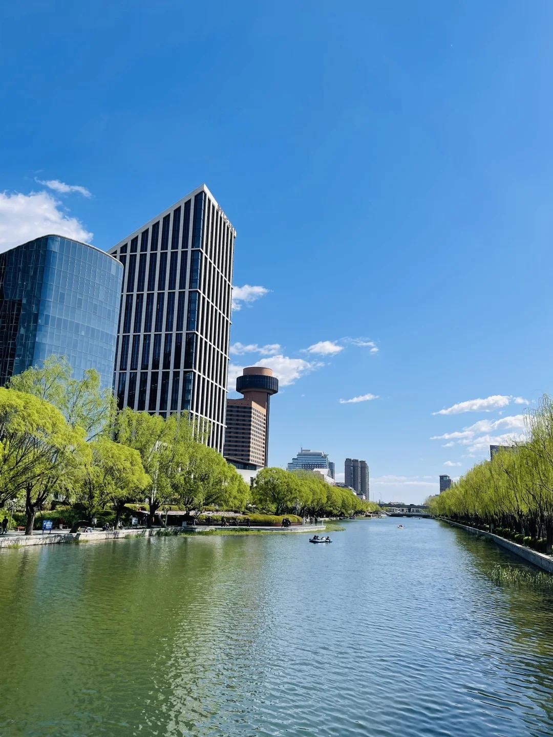 网络赋能，是一种系统性能力。
它将组织的能力从内部延伸到生态网络，通过外部资源的