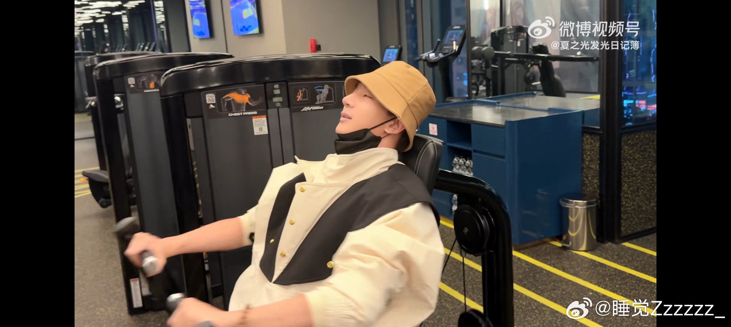 夏之光VLOG好像看了一期慢综夏之光的VLOG质感绝了，像沉浸式慢综般治愈，细细