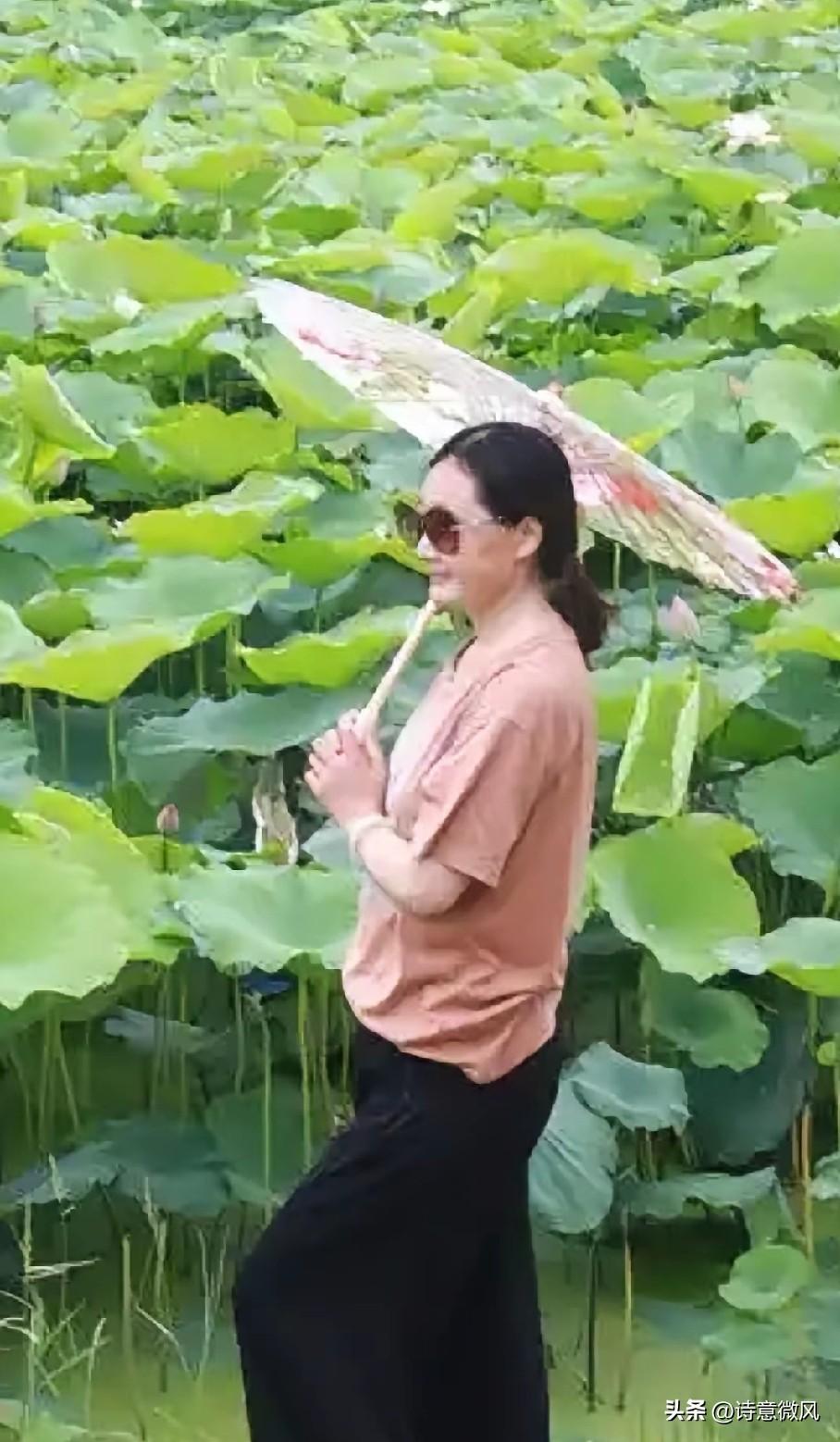 人老了，活着就是熬，我妈今年78岁，每天只做四件事。
 
我今年52岁，母亲从7