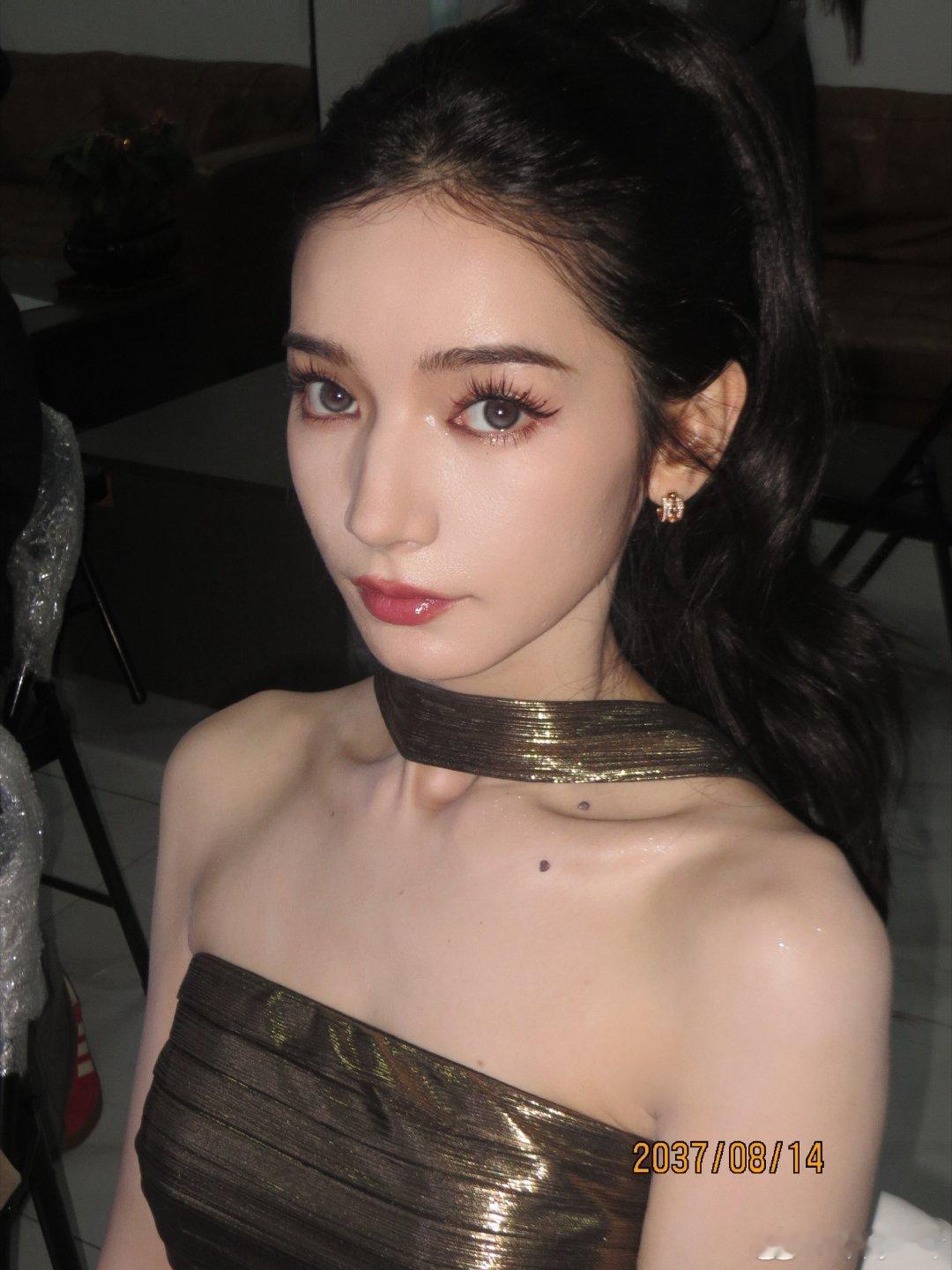 至今不知道这个代斯还有多少库存 这是提前把2037年生日那天的照片给拍了吧！代斯