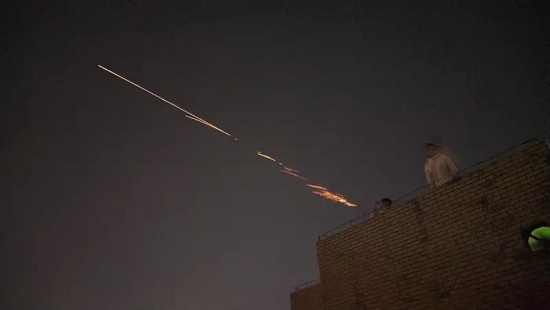 阿联酋国防部10号称，阿联酋防空部队拦截了来自伊朗的弹道导弹，巡航导弹以及无人机