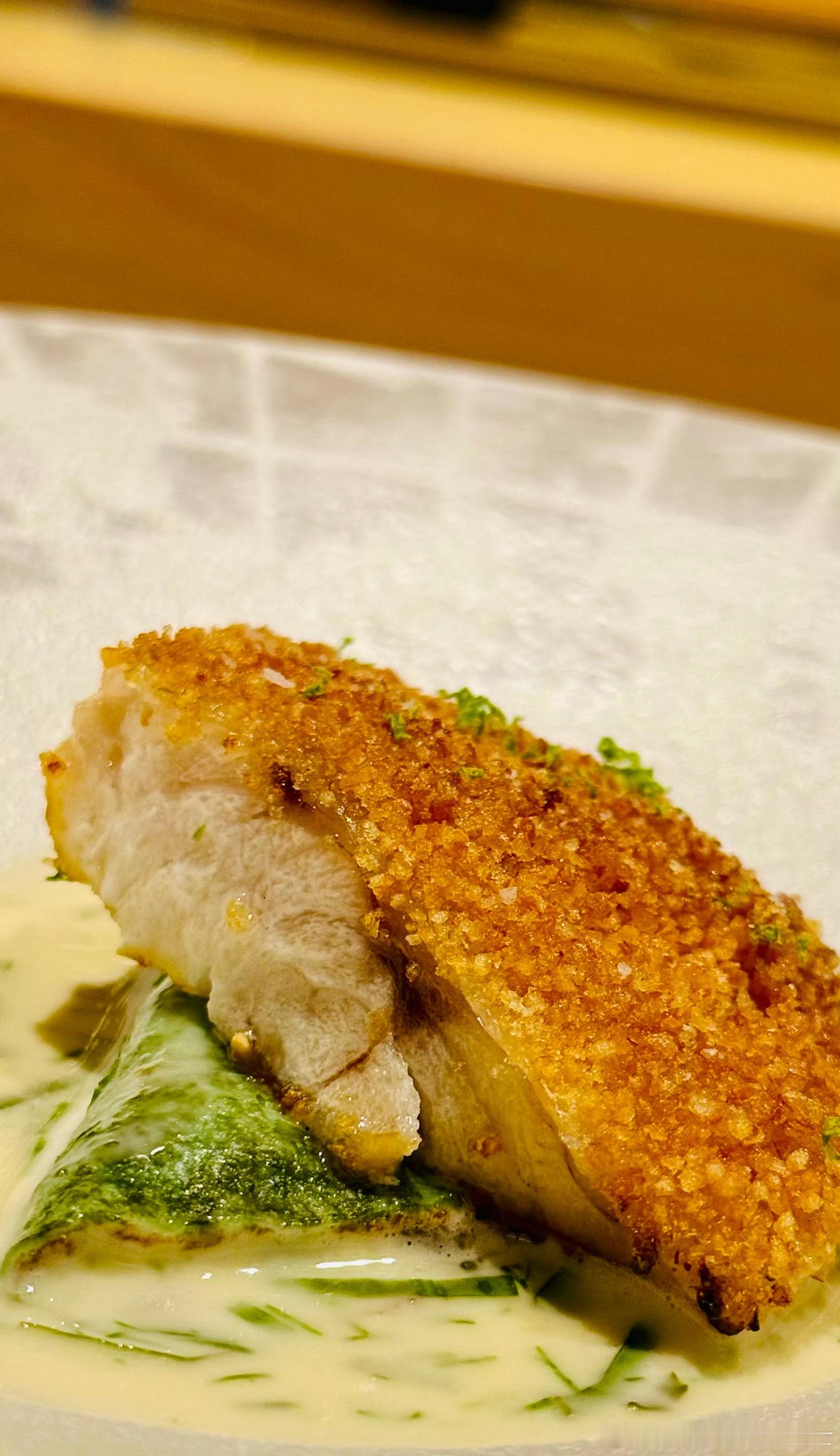 向上生长难走的路从不拥挤，但是孤独。好走的路人山人海，但是寂寞。压力成就了喷泉的