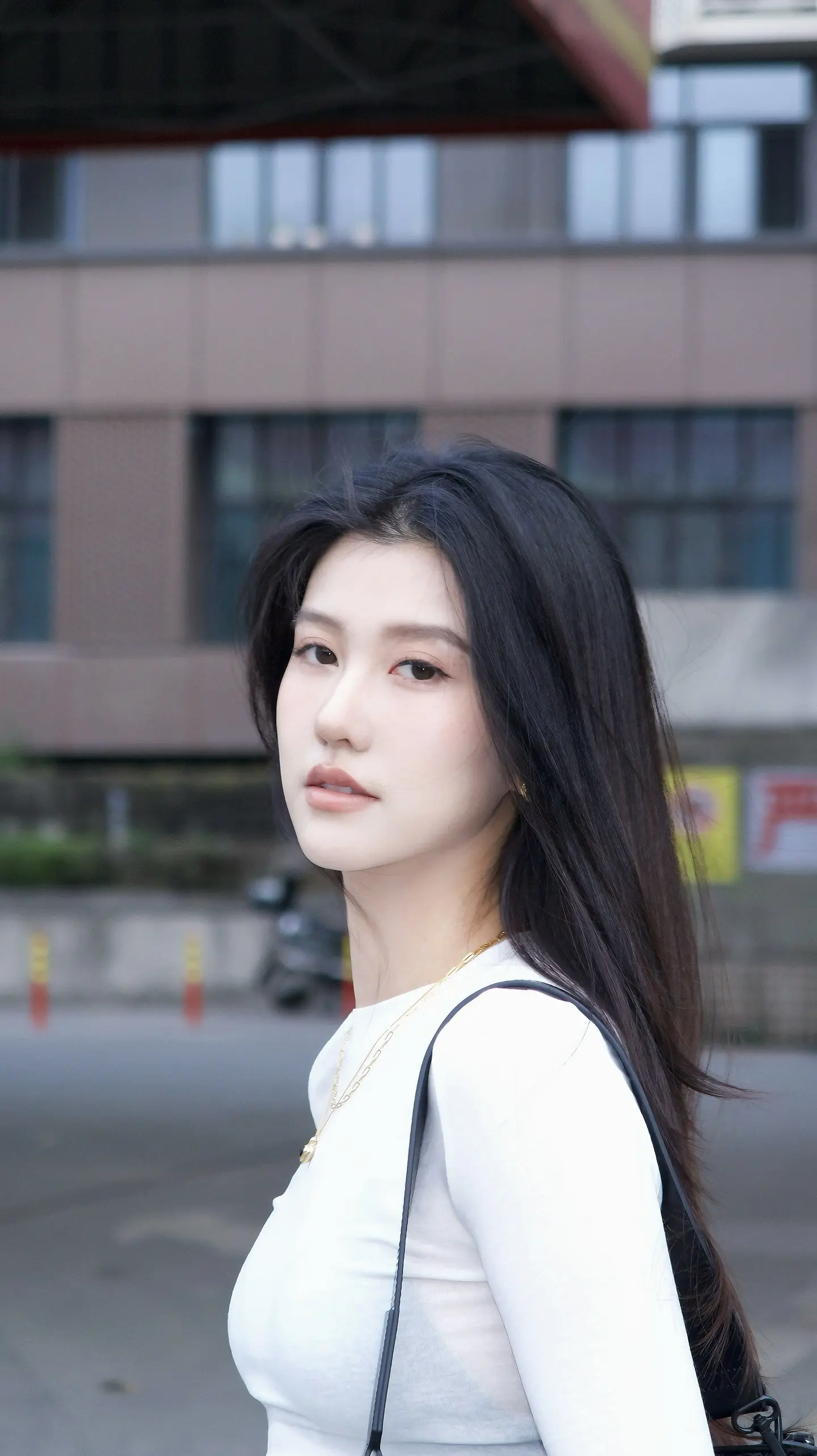回忆里想起模糊的小时候。