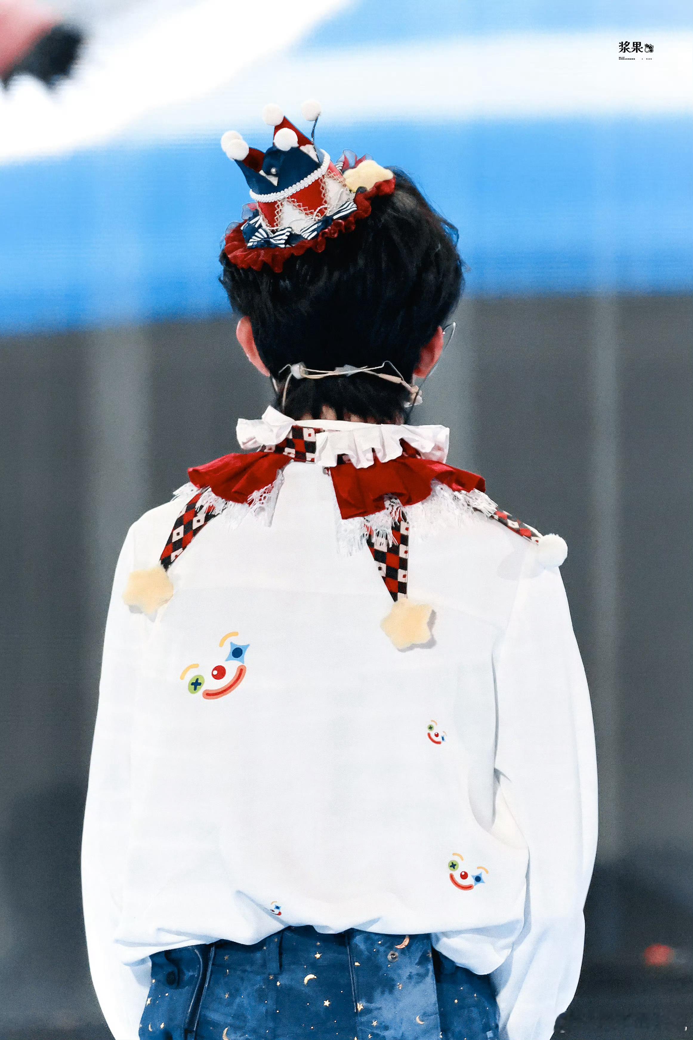 惹我宝宝生气就会得到一个圆乎乎萌嘟嘟的后脑勺 