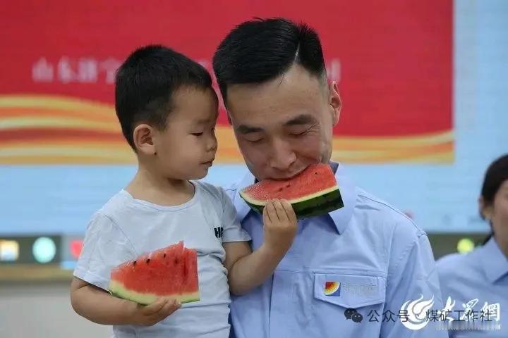 荷香沁长夏 甜语嘱安全：筑牢夏日安全防线，守护清凉时光
 
当夏日的微风拂过池塘