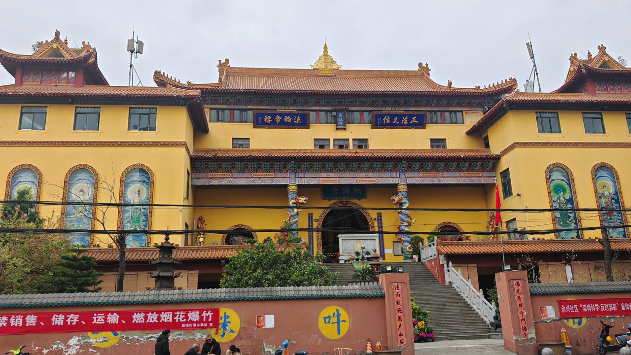 佛光普照，福泽众生[祈祷][祈祷][祈祷][蜡烛][蜡烛][蜡烛]