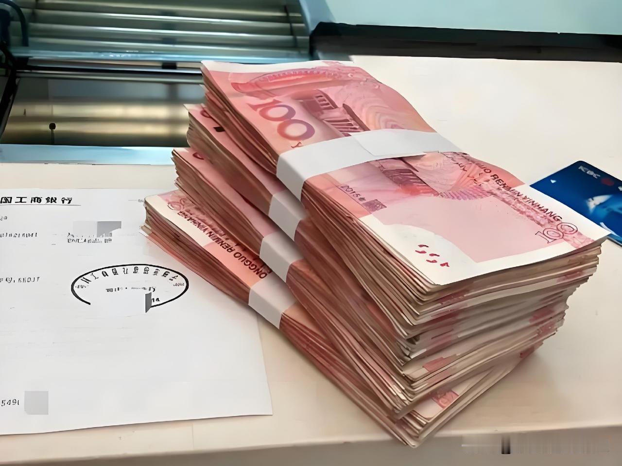 作为在银行干了快30年的老员工，今天跟大家说句实在话。

其实提前还贷并不是人人
