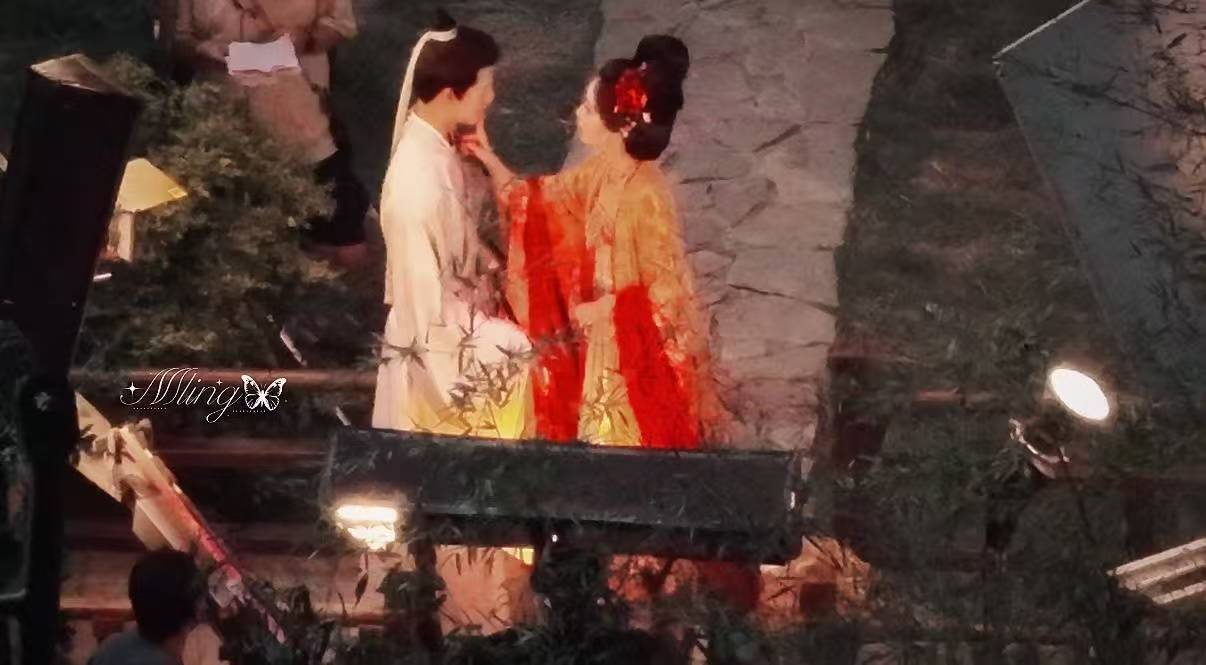 孟子义李昀锐指尖吻路透孟子义李昀锐指尖吻孟子义李昀锐指尖吻 磕到了 ​​​